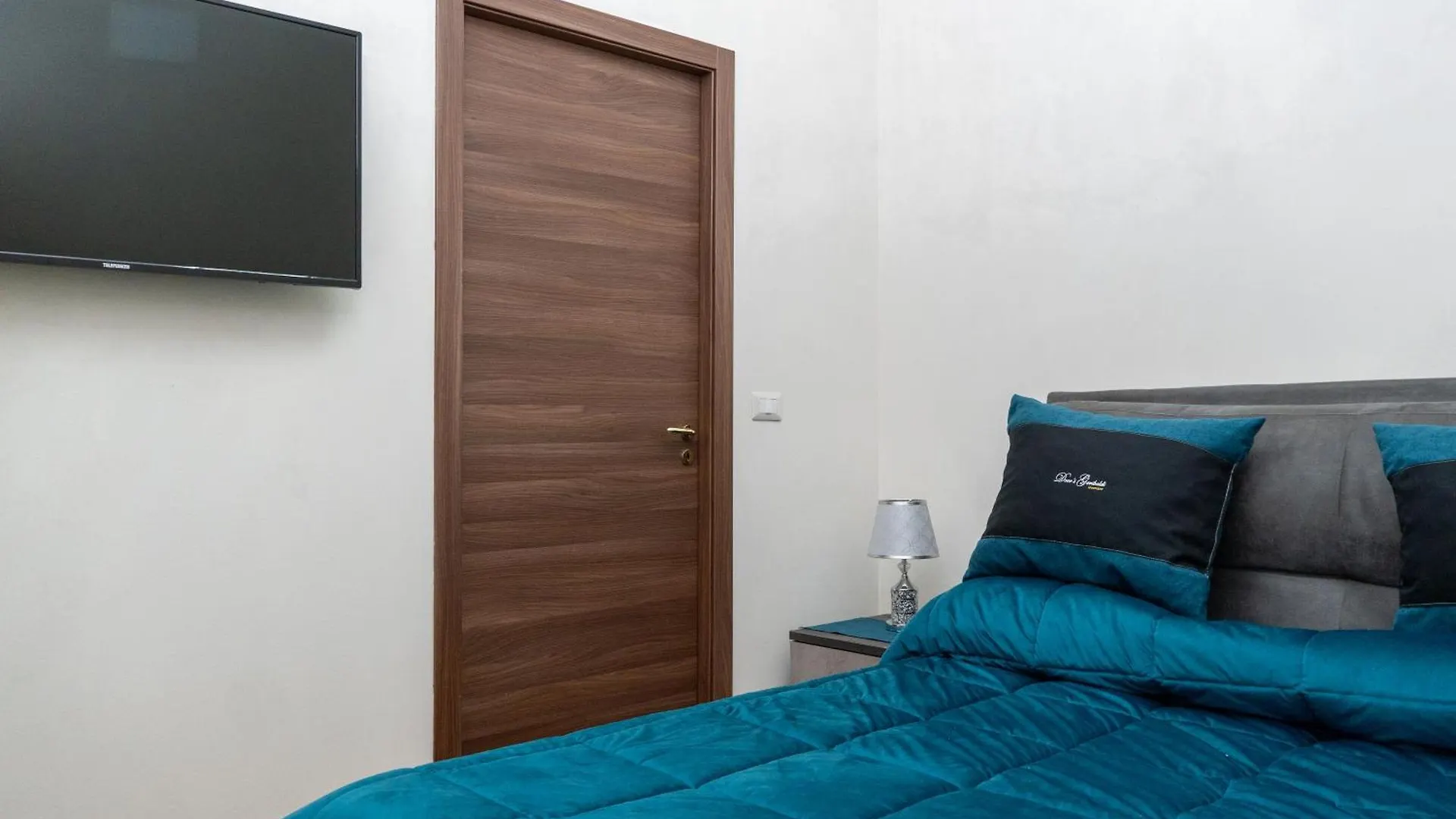 Door'S Garibaldi Apartment Catania Holiday home